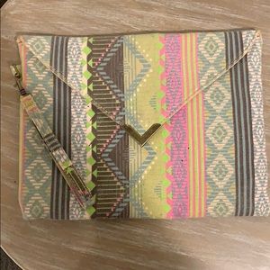 Wristlet bag